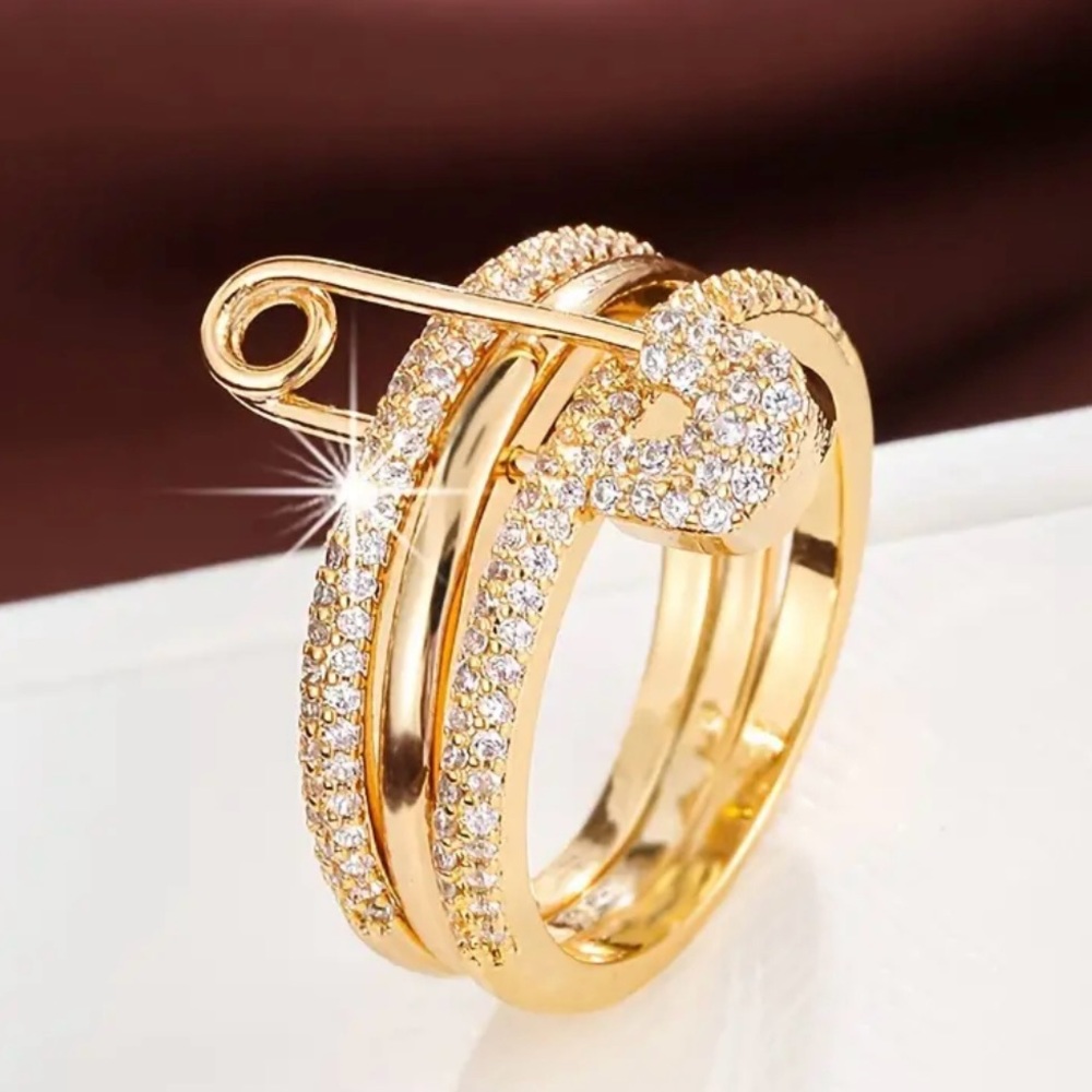 🆕 Multi-layer gold tone safety pin ring with cubic zirconia